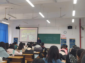 马克思主义学院军事教研室 认真开展期中检查工作